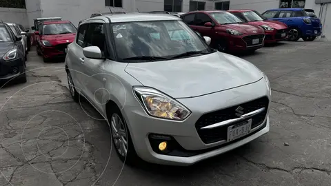 Suzuki Swift GLS usado (2023) color Blanco precio $240,000