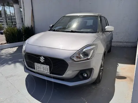 Suzuki Swift GLX Aut usado (2020) color Plata precio $245,000