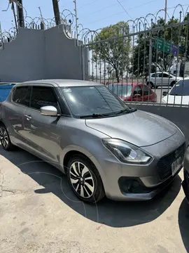 foto Suzuki Swift GLX Aut usado (2018) color Plata precio $220,000