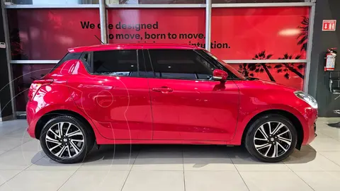 Suzuki Swift GLX Aut usado (2021) color Rojo precio $275,000