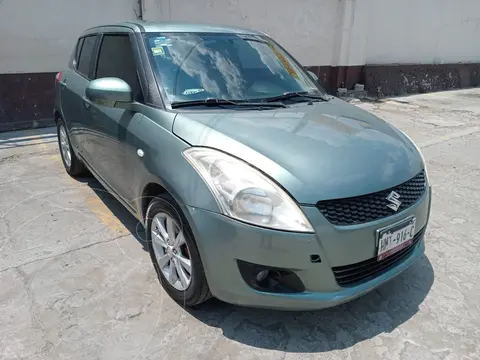Suzuki Swift GLX Aut usado (2013) color Verde precio $135,000