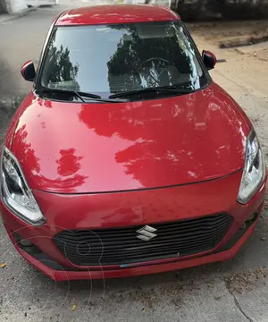 Suzuki Swift GLX usado (2018) color Rojo precio $160,000