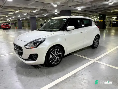 Suzuki Swift GLX Aut usado (2022) color Blanco precio $275,000