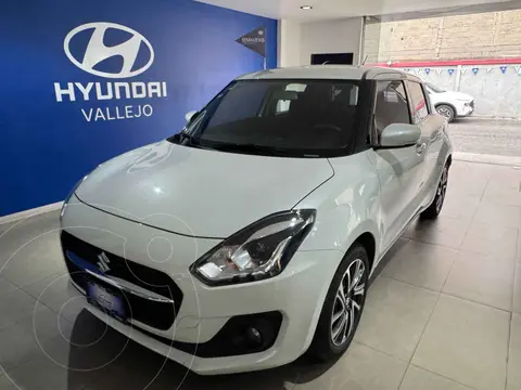 foto Suzuki Swift GLX Aut usado (2023) color Blanco precio $299,000