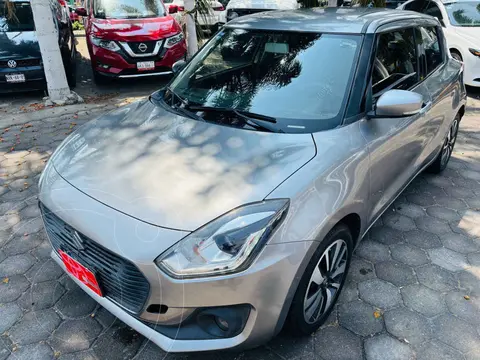 Suzuki Swift GLX usado (2018) color Plata precio $217,000