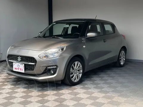 Suzuki Swift GLS Aut usado (2023) color plateado precio $268,000