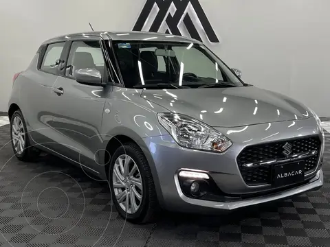 Suzuki Swift GLS Aut usado (2021) color plateado precio $249,999