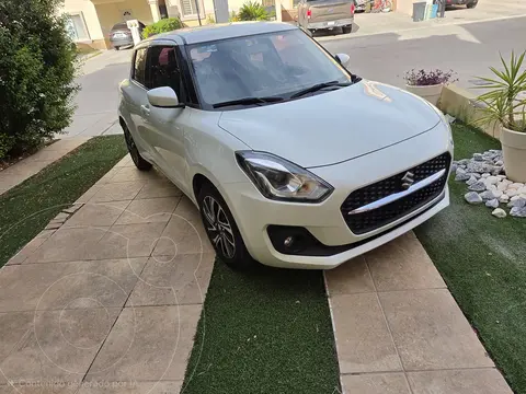 Suzuki Swift GLX usado (2023) color Blanco precio $260,000