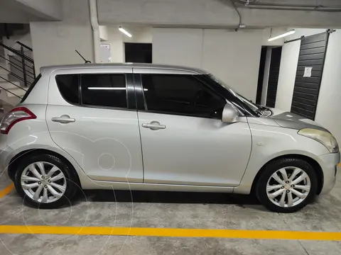 foto Suzuki Swift GLS Aut usado (2015) color Plata precio $172,000