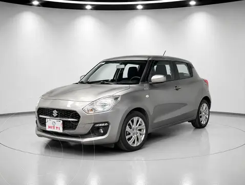 Suzuki Swift GLS Aut usado (2023) color plateado precio $268,000