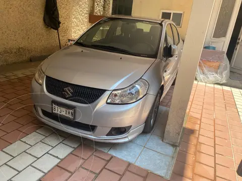 Suzuki SX4 Sedan GLS Aut. usado (2011) color Plata Metalico precio $100,000