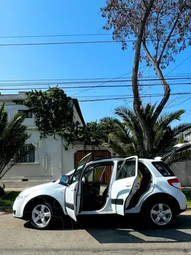foto Suzuki SX4 Crossover usado (2012) color Blanco precio $6.650.000