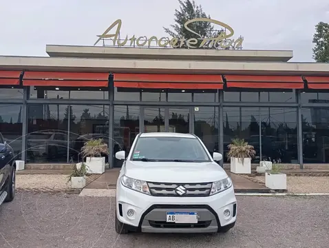 Suzuki Vitara VITARA GL  1.6 4X4 5P AT PLUS L/16 usado (2017) color Blanco precio $27.000.000