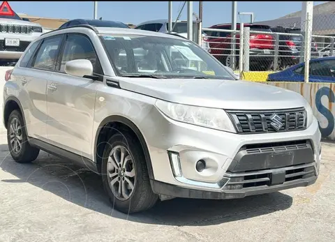 Suzuki Vitara GLX Aut usado (2022) color plateado precio $290,000