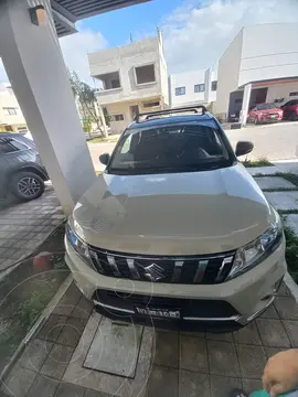 Suzuki Vitara Boosterjet usado (2019) color Crema precio $275,000