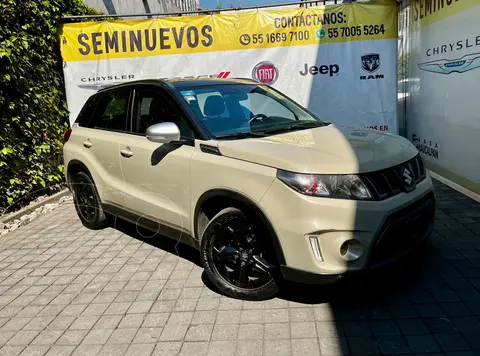 Suzuki Vitara Boosterjet usado (2018) color Crema precio $265,000