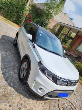 Suzuki Vitara GLS usado (2017) color Blanco precio $215,000