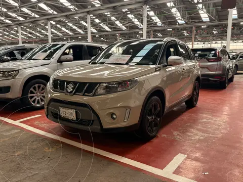 Suzuki Vitara Boosterjet usado (2018) color Crema financiado en mensualidades(enganche $78,000 mensualidades desde $9,850)