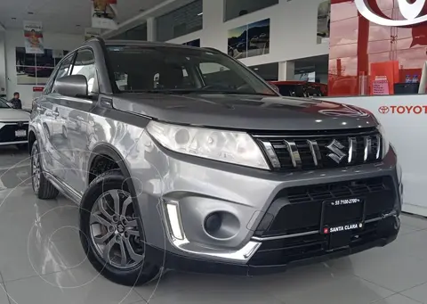 Suzuki Vitara GLX Aut usado (2022) color plateado precio $299,000