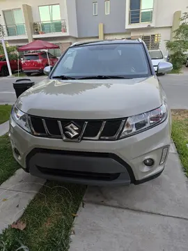 Suzuki Vitara Boosterjet usado (2018) color Crema precio $260,000