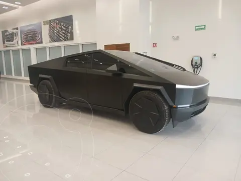 Tesla Cybertruck Single Motor RWD usado (2024) color Negro precio $2,750,000