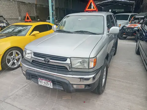 Toyota 4 Runner SR5 usado (2002) color Gris precio $140,000