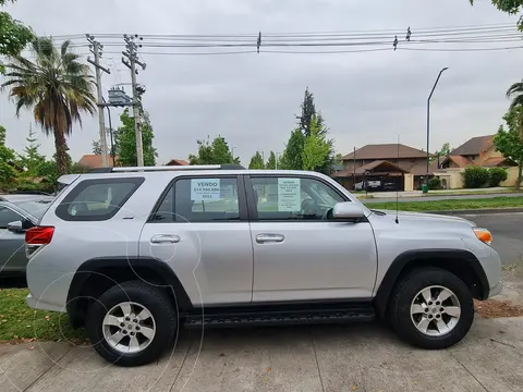 Toyota 4Runner 4.0L 4x4 SR5 usado (2012) color Plata precio $14.200.000