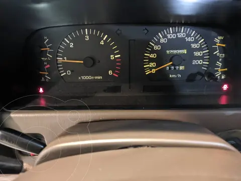 Toyota Autana Sinc. 4x4 usado (2002) color Marron precio u$s22.000
