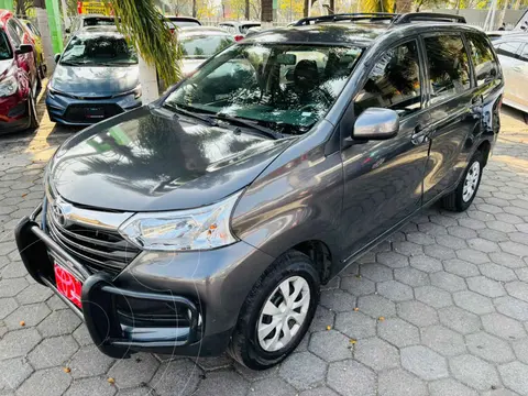 Toyota Avanza Premium usado (2017) color Gris precio $237,000