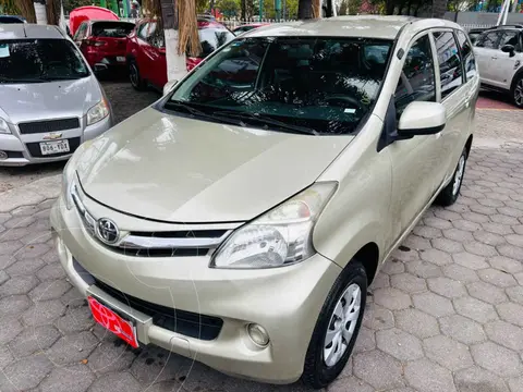 Toyota Avanza Premium Aut usado (2013) color Dorado precio $177,000