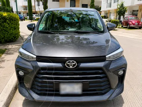 Toyota Avanza XLE CVT usado (2023) color Gris precio $306,000