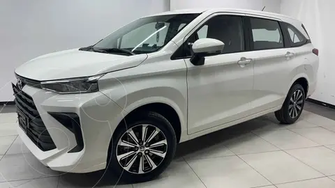 Toyota Avanza XLE Aut usado (2023) color Blanco financiado en mensualidades(enganche $71,000 mensualidades desde $5,538)