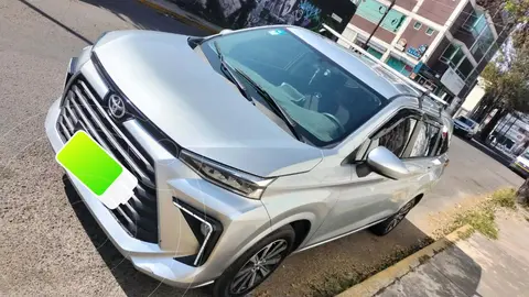 Toyota Avanza XLE usado (2022) color Plata precio $285,000