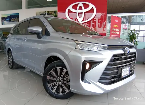 Toyota Avanza XLE usado (2022) color plateado precio $335,000