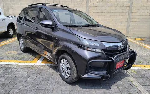 Toyota Avanza LE usado (2021) color Gris Oscuro precio $297,000