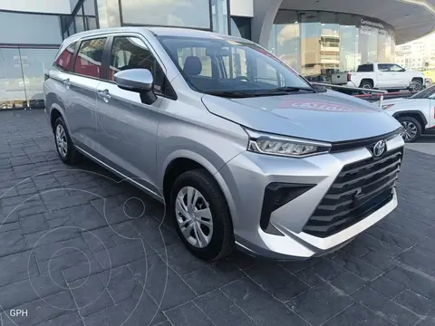 Toyota Avanza LE usado (2023) color plateado precio $325,000