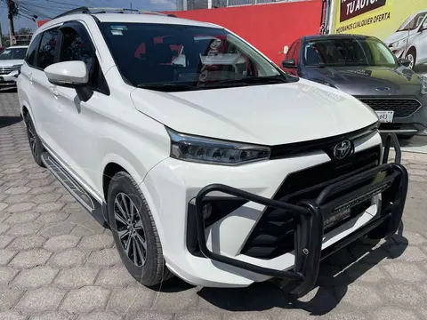 Toyota Avanza XLE usado (2022) color Blanco precio $330,000