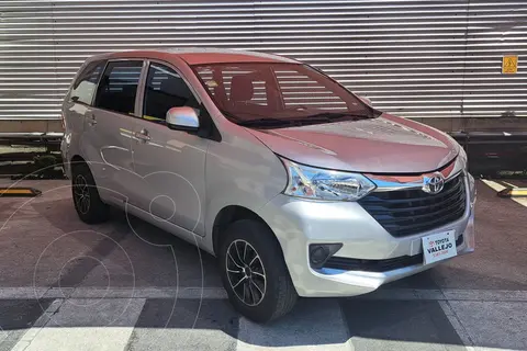Toyota Avanza LE Aut usado (2018) color plateado precio $260,000