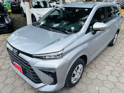 Toyota Avanza LE usado (2023) color Plata precio $327,000