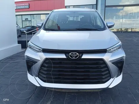 Toyota Avanza LE usado (2023) color plateado precio $328,000
