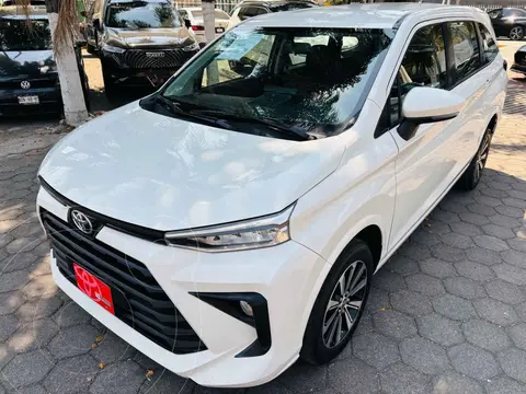 Toyota Avanza XLE Aut usado (2023) color Blanco financiado en mensualidades(enganche $93,794 mensualidades desde $8,331)