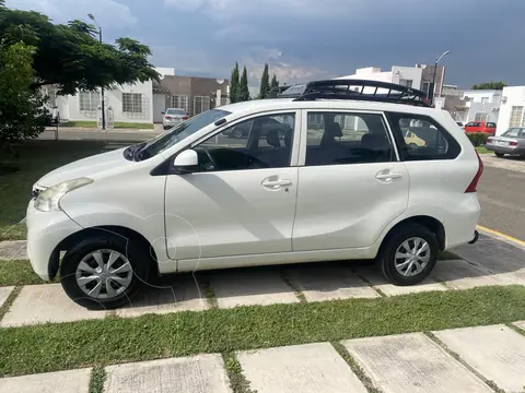 Toyota Avanza Premium usado (2013) color Blanco precio $175,000