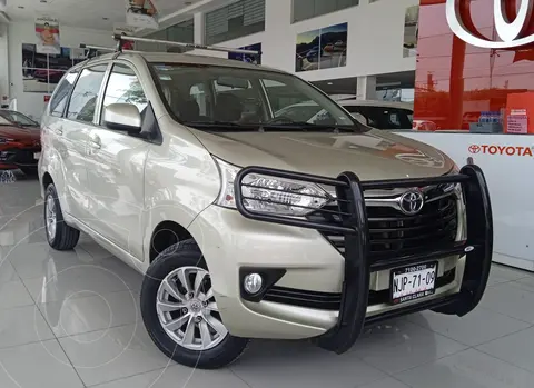 Toyota Avanza LE usado (2019) color Dorado precio $265,000