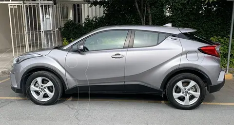 Toyota C-HR 2.0L usado (2019) color Plata precio $360,000