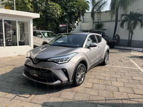 Toyota C-HR 2.0L usado (2020) color Plata precio $405,000