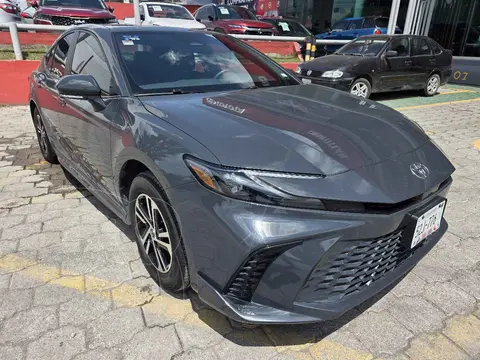 Toyota Camry HEV XSE usado (2025) color Gris financiado en mensualidades(enganche $166,625 mensualidades desde $14,069)