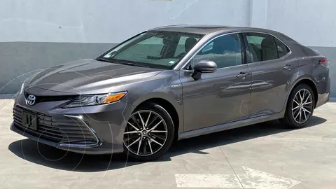 foto Toyota Camry HEV XLE usado (2021) color Gris precio $629,000