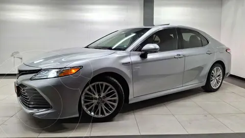 Toyota Camry HEV XLE 2.5L Navi Hibrido usado (2020) color Plata financiado en mensualidades(enganche $91,300 mensualidades desde $9,007)
