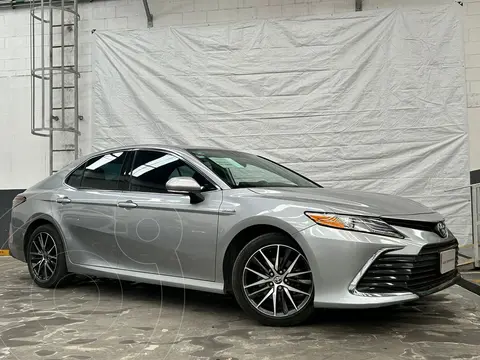 Toyota Camry HEV SE usado (2021) color Gris precio $445,000