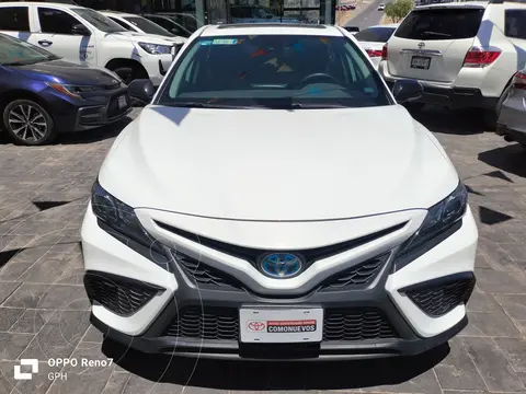 foto Toyota Camry HEV SE usado (2023) color Blanco precio $555,000